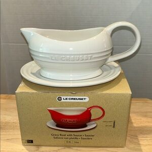 Le Creuset White Gravy Boat with Saucer
